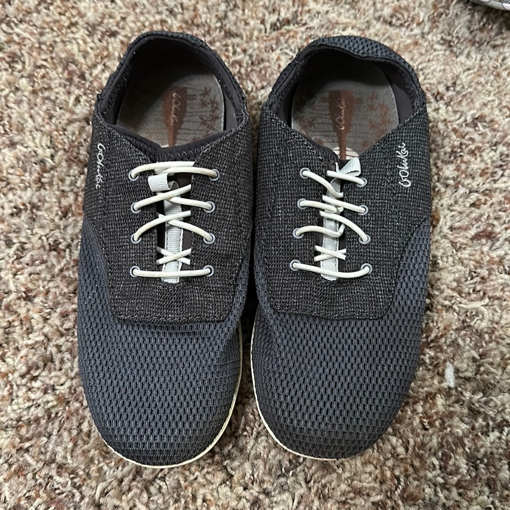 Like new Olukai shoes